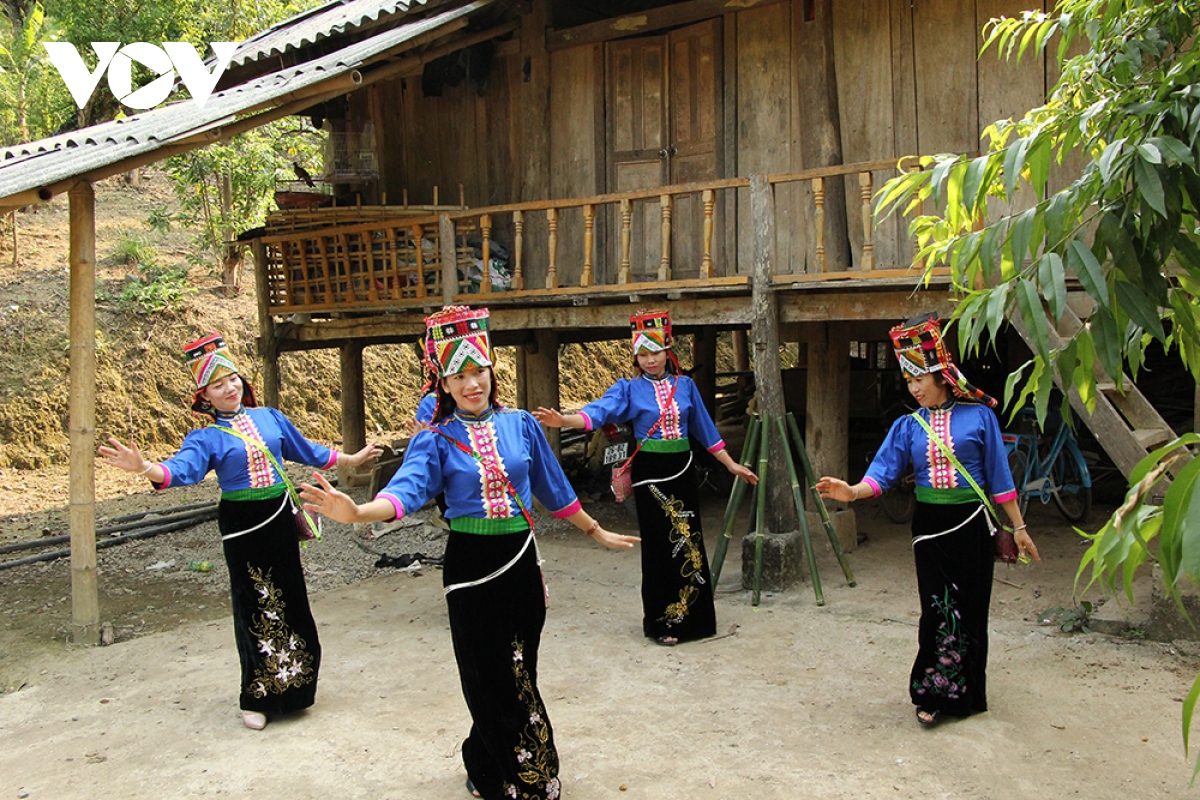Gìn giữ nét văn hóa truyền thống của dân tộc La Ha
