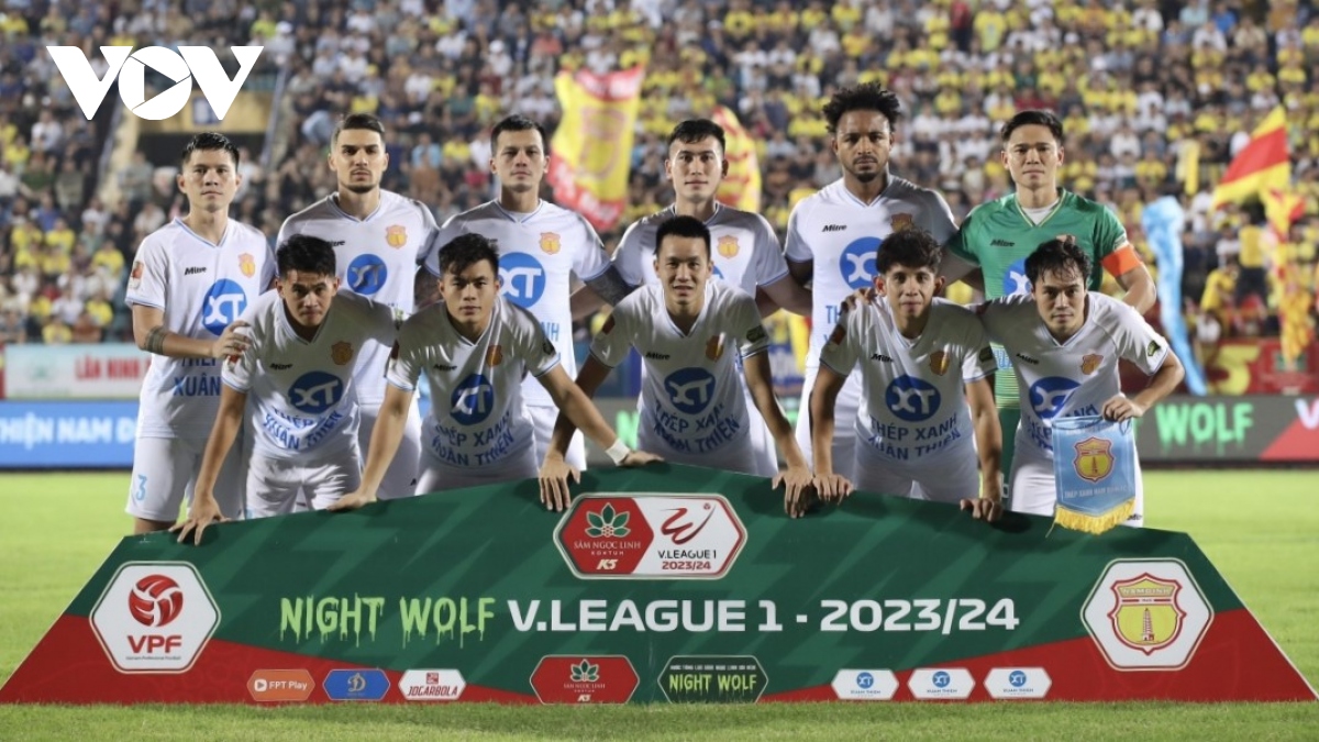 Thăng hoa tại V-League 2023/2024, CLB Nam Định làm nên lịch sử