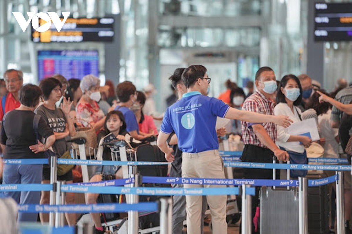 Hạn chế đưa tiễn hành khách tại Nhà ga quốc tế Đà Nẵng để giảm ùn tắc