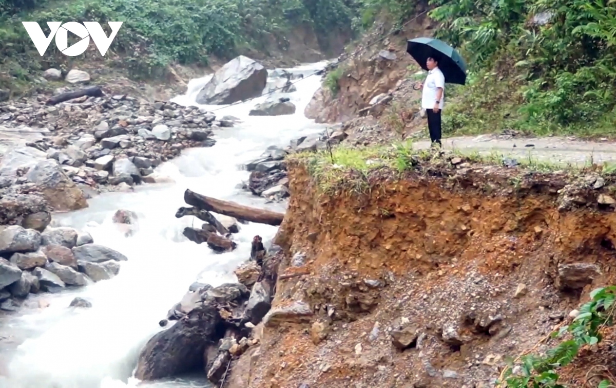 Quảng Nam: Nỗ lực đảm bảo "4 tại chỗ" tận thôn và gia đình khi mưa kéo dài