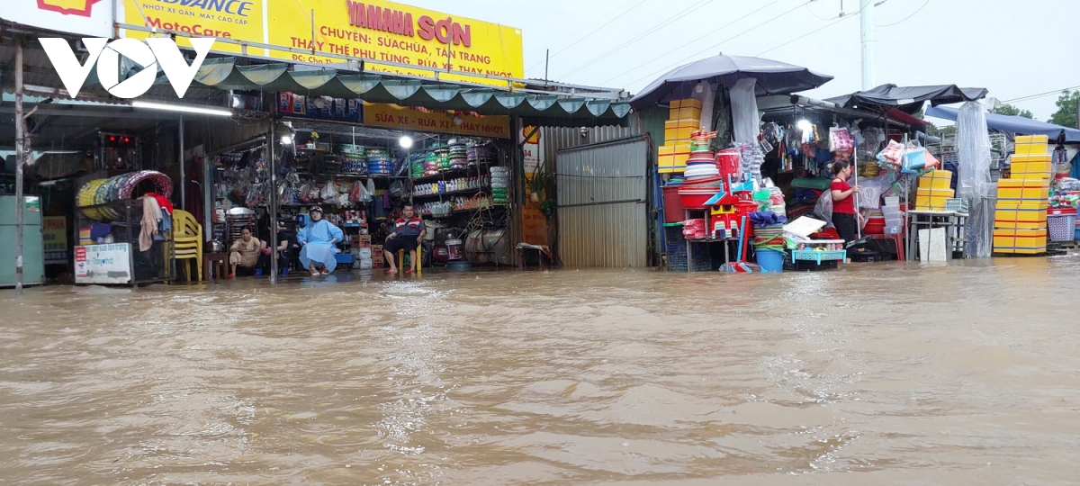 Sau trận mưa lớn, nhiều nơi ở quận Liên Chiểu (Đà Nẵng) lại ngập cục bộ