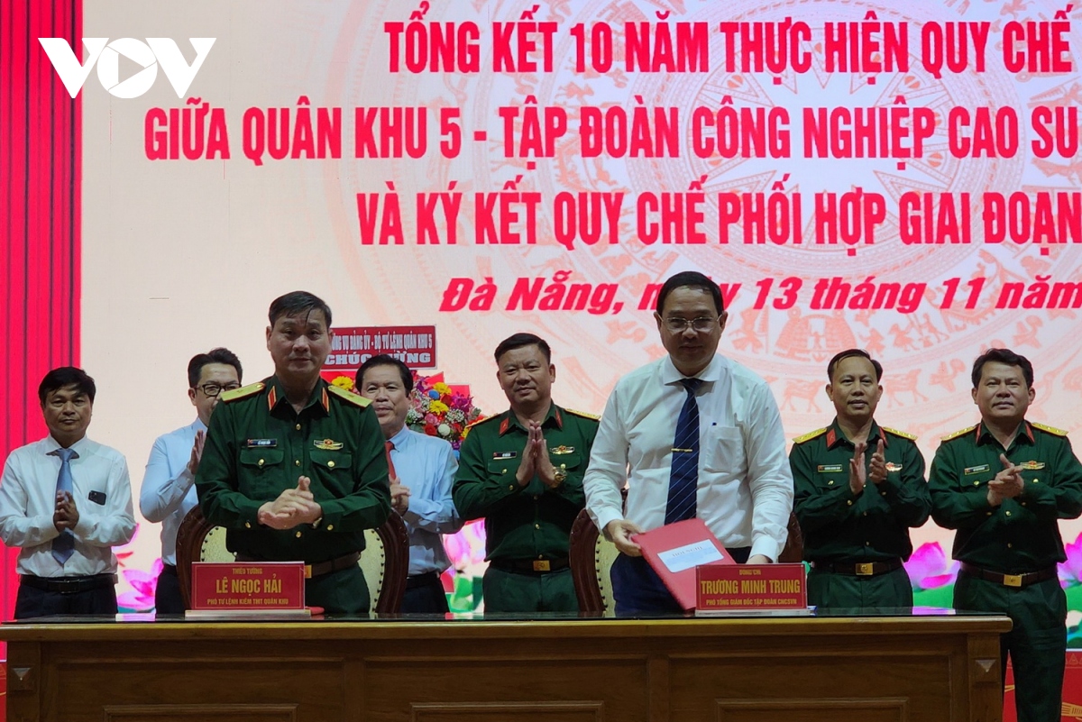 Quân khu 5 và Cao su Việt Nam phối hợp giữ vững quốc phòng, phát triển kinh tế