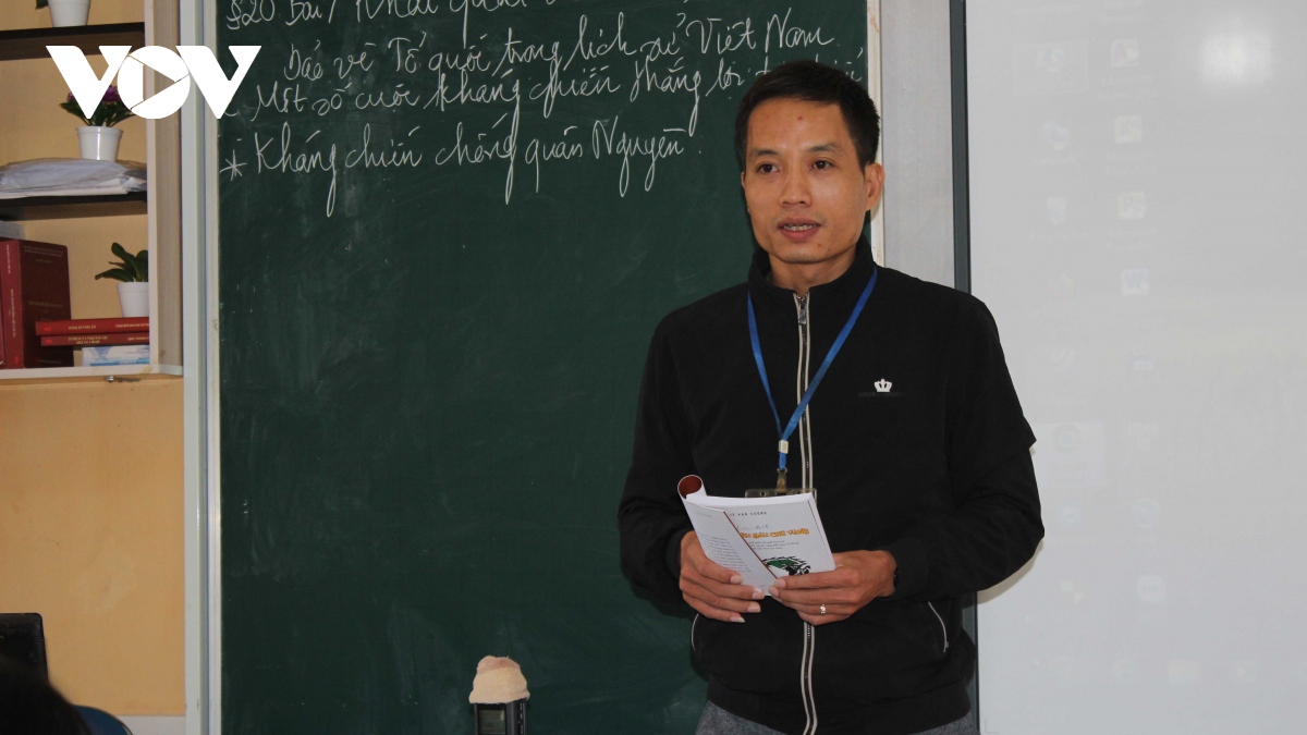 Người thầy viết Sử thành thơ ở Yên Bái 3 lần lập Kỷ lục Việt Nam