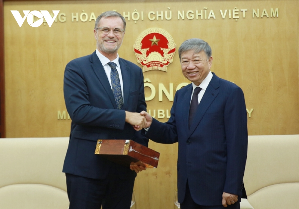 Bộ trưởng Tô Lâm tiếp Đại sứ Cộng hòa Pháp tại Việt Nam