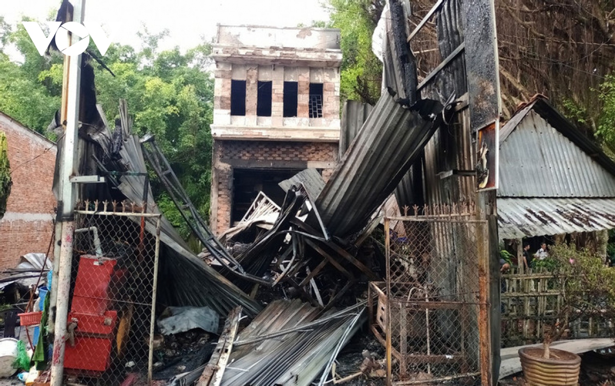Diễn biến mới vụ cháy khiến 2 bố con tử vong ở Vĩnh Long