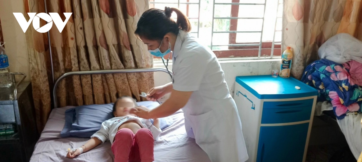 Vụ 3 trẻ nhập viện ở Lạng Sơn: Nhà trường dùng nước suối nấu ăn
