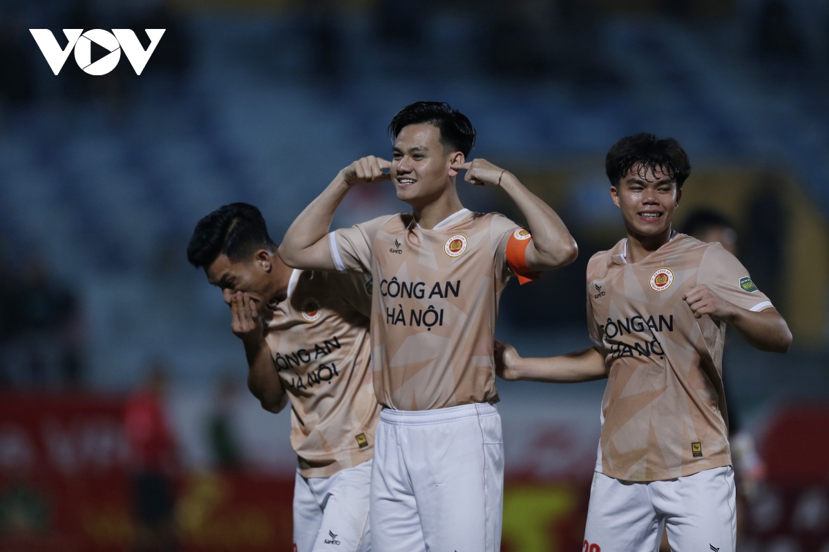 Kết quả V-League ngày 26/12: CAHN, Hà Tĩnh và SLNA hưởng niềm vui