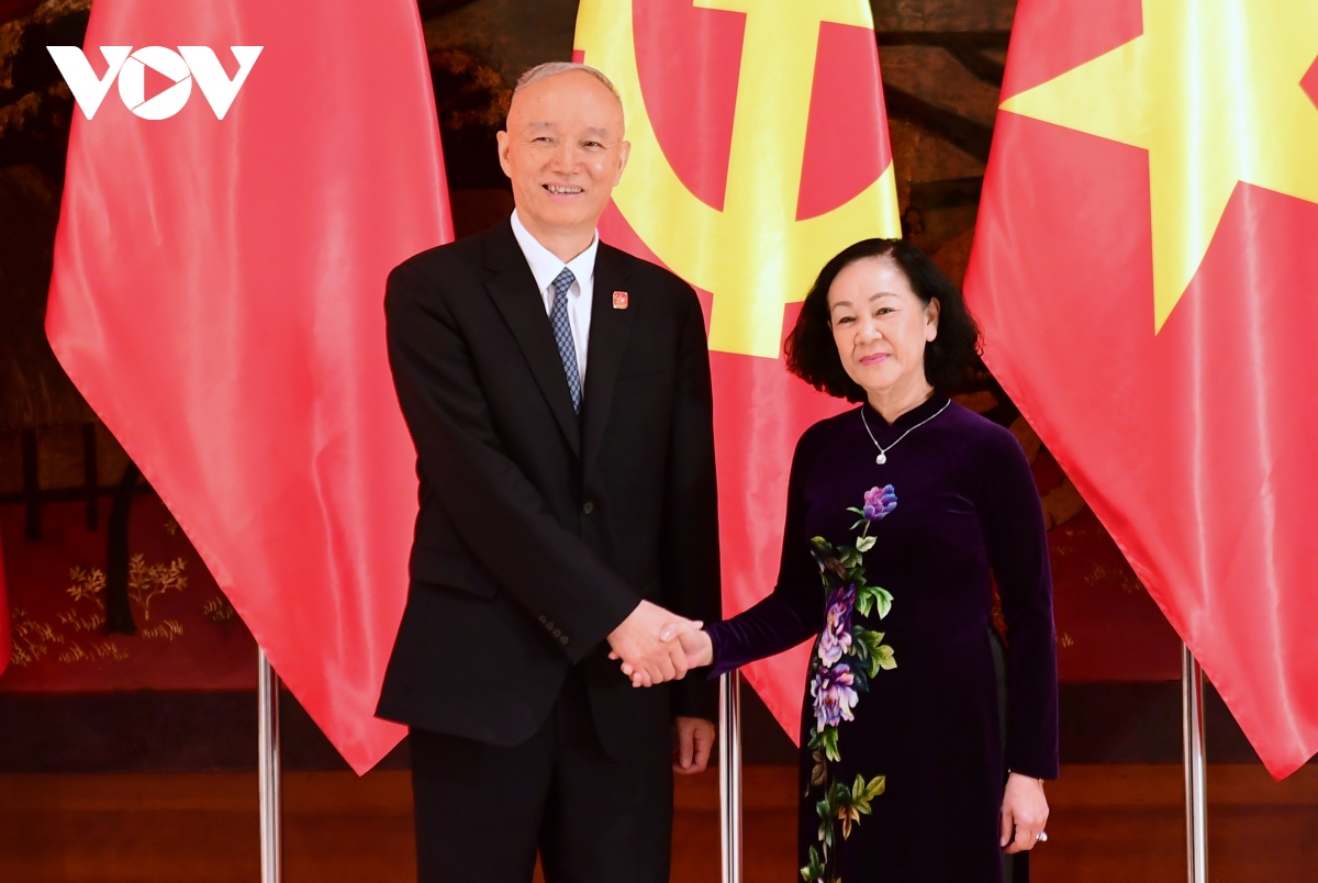 Thường trực Ban Bí thư Trương Thị Mai hội đàm với Chánh Văn phòng Trung ương Đảng Cộng Sản Trung Quốc