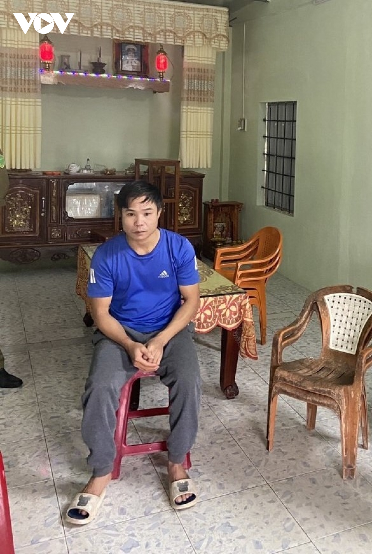 Chỉ vì cãi vã, người đàn ông chém vợ và con trai 3 tuổi ở Quảng Bình