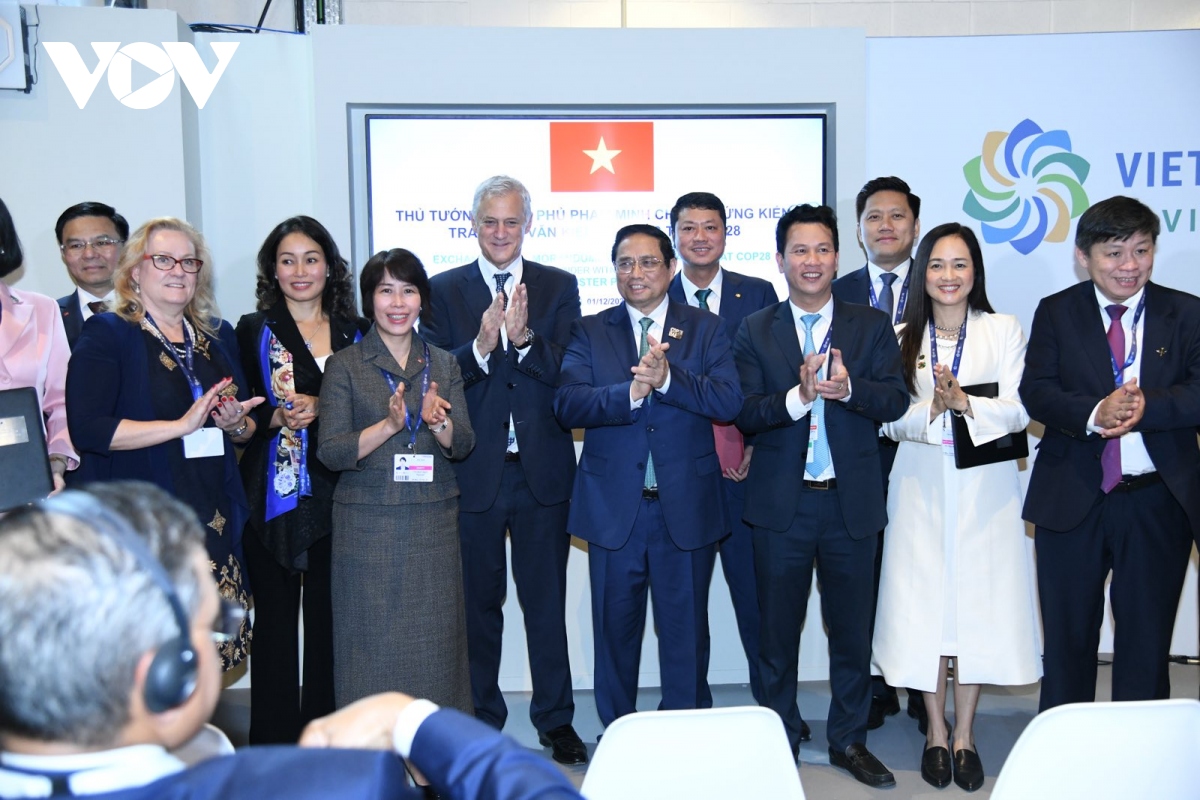 Thủ tướng chứng kiến lễ ký 9 văn kiện hỗ trợ Việt Nam phát triển xanh