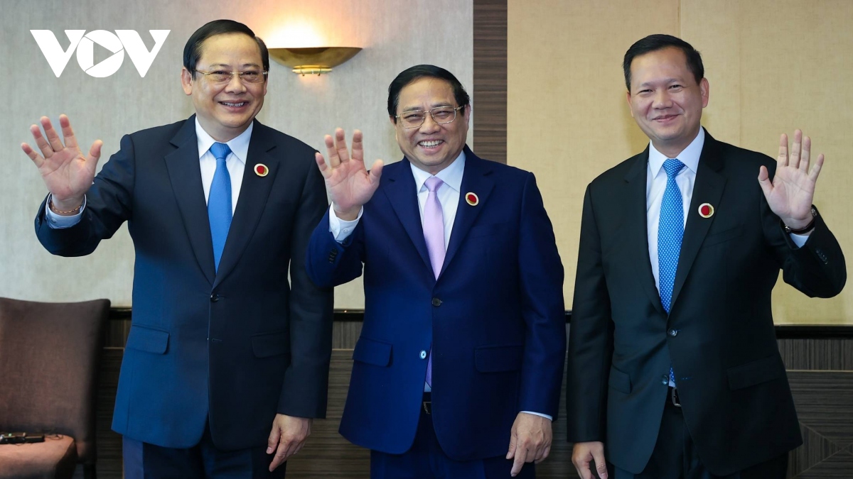 Thủ tướng Phạm Minh Chính ăn sáng làm việc với hai Thủ tướng Lào và Campuchia