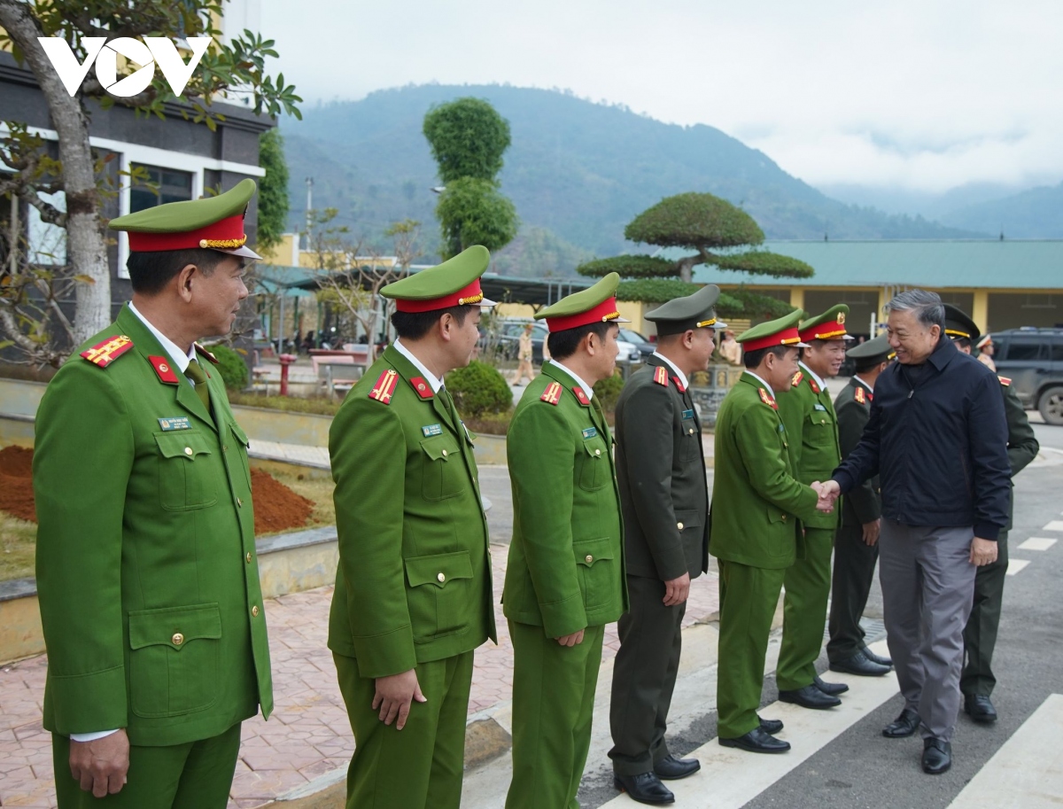 Bộ trưởng Bộ Công an thăm, chúc tết tại tỉnh Sơn La