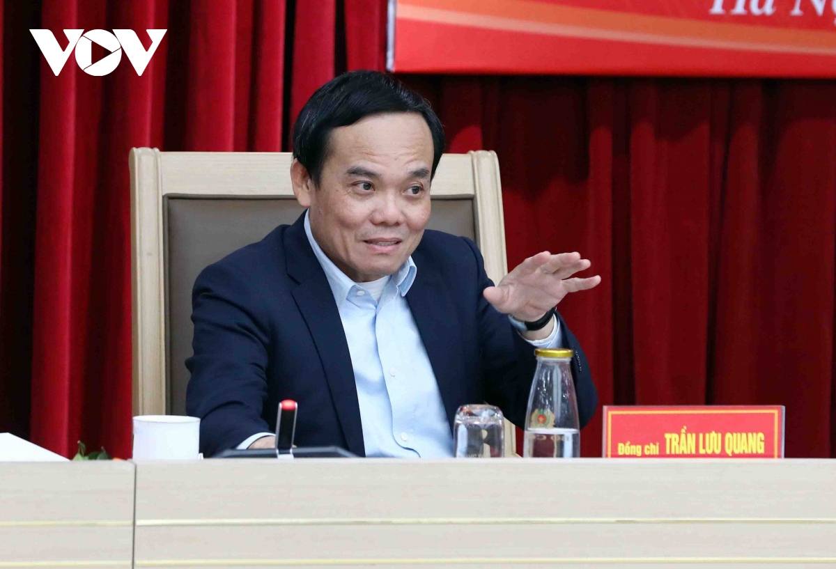 Phó Thủ tướng Trần Lưu Quang họp tổ công tác triển khai Đề án 06
