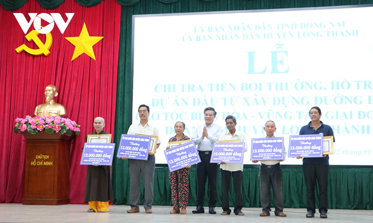 Các hộ dân đầu tiên nhận tiền bồi thường dự án cao tốc Biên Hoà - Vũng Tàu