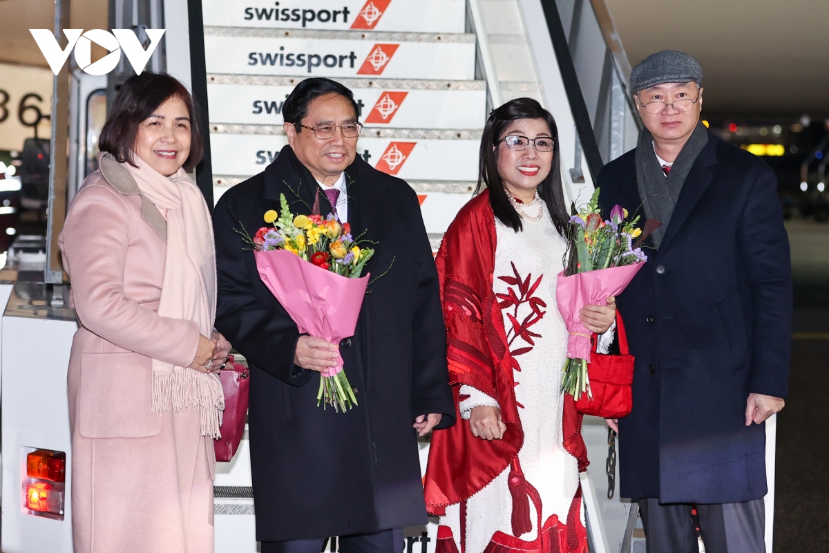 Thủ tướng đến Thụy Sỹ, bắt đầu các hoạt động tại Hội nghị WEF Davos