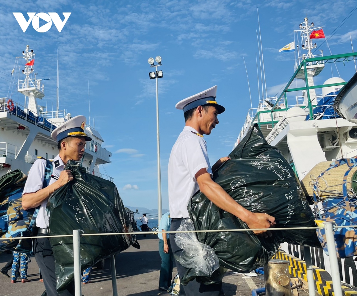 Xuất quân thăm, chúc Tết quân và dân huyện đảo Trường Sa