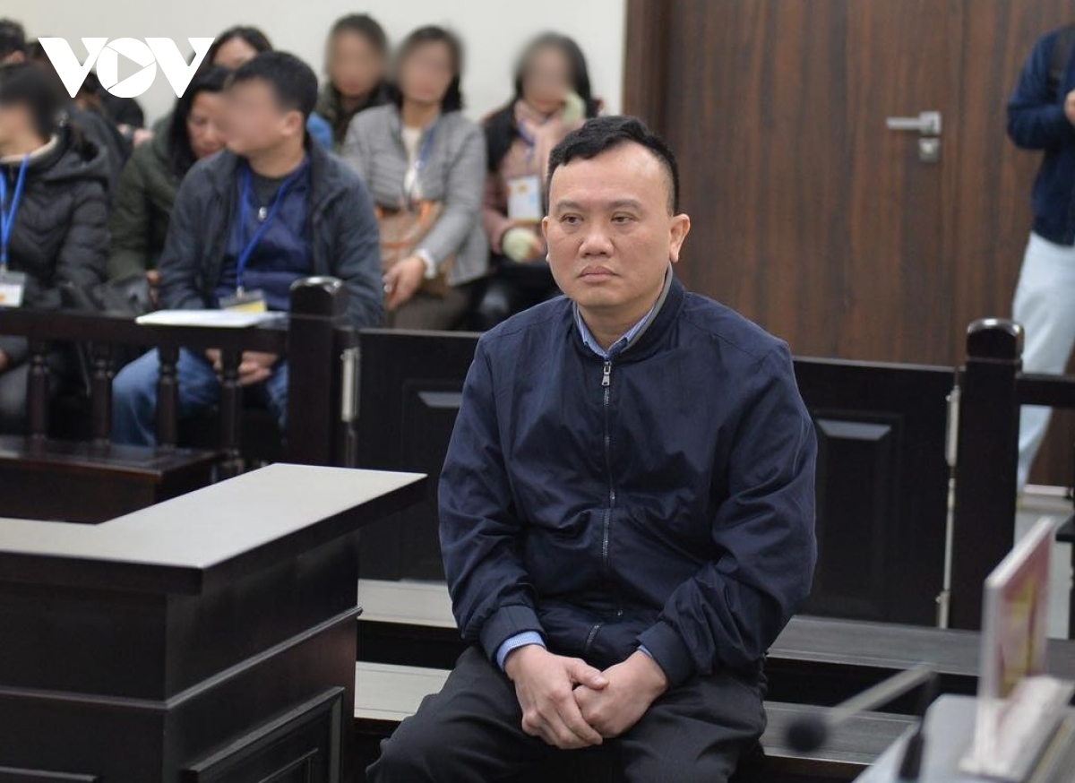 Hoãn phiên xét xử vì cựu Giám đốc CDC Hà Nội Trương Quang Việt vắng mặt