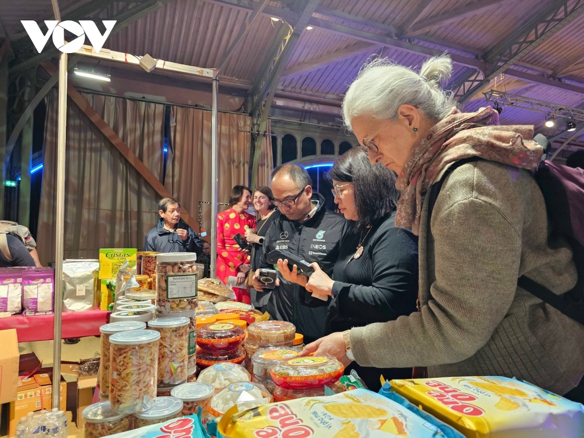 Văn hóa Tết gắn kết cộng đồng người Việt tại Pháp