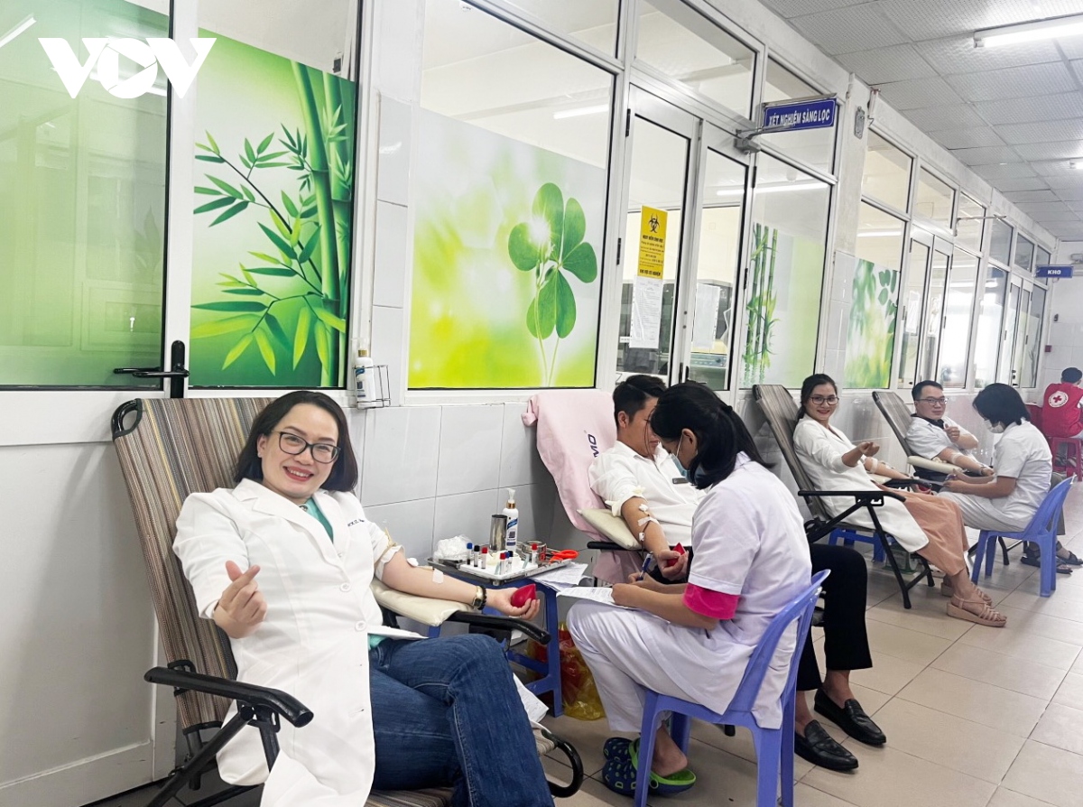 Cán bộ, nhân viên y tế Bệnh viện Đà Nẵng hiến máu đầu Xuân