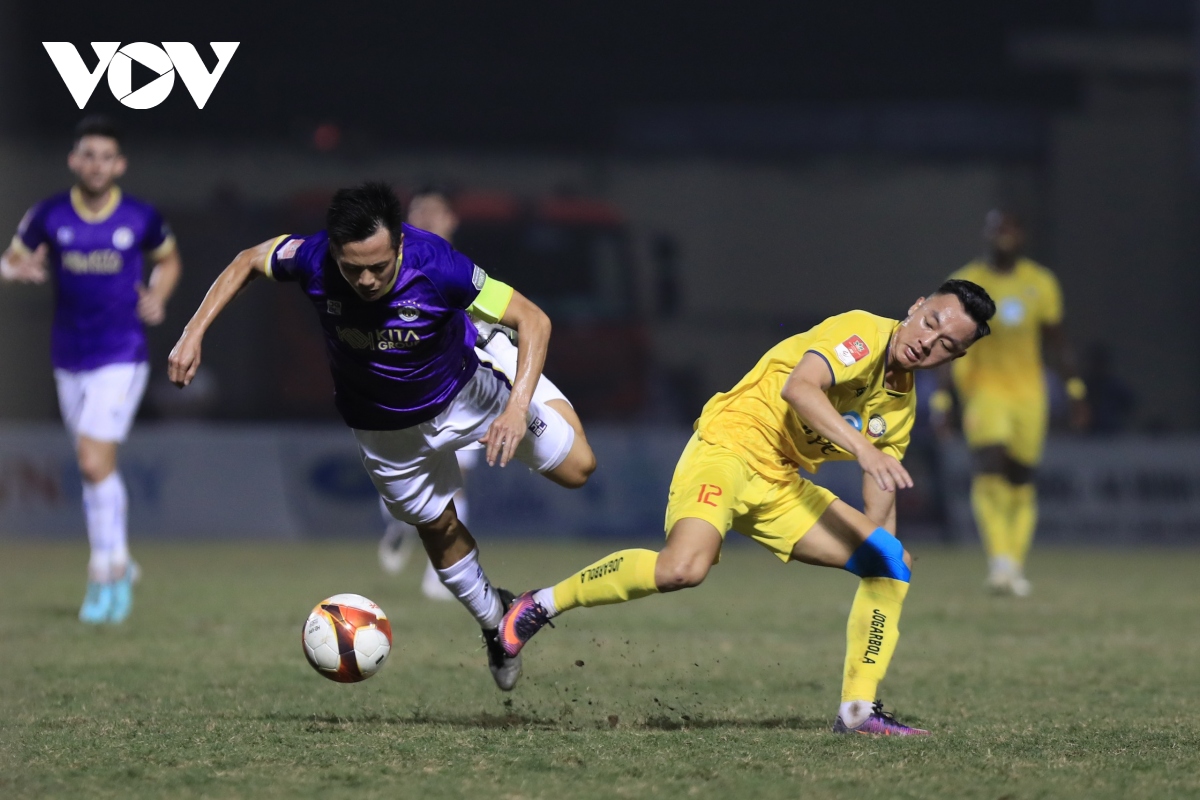 Hà Nội FC thất bại trong ngày ra mắt của HLV người Nhật Bản