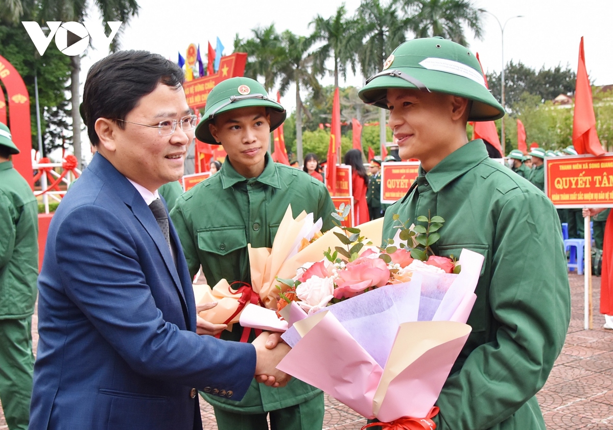 Hơn 1.700 thanh niên ở Bắc Ninh hồ hởi lên đường nhập ngũ