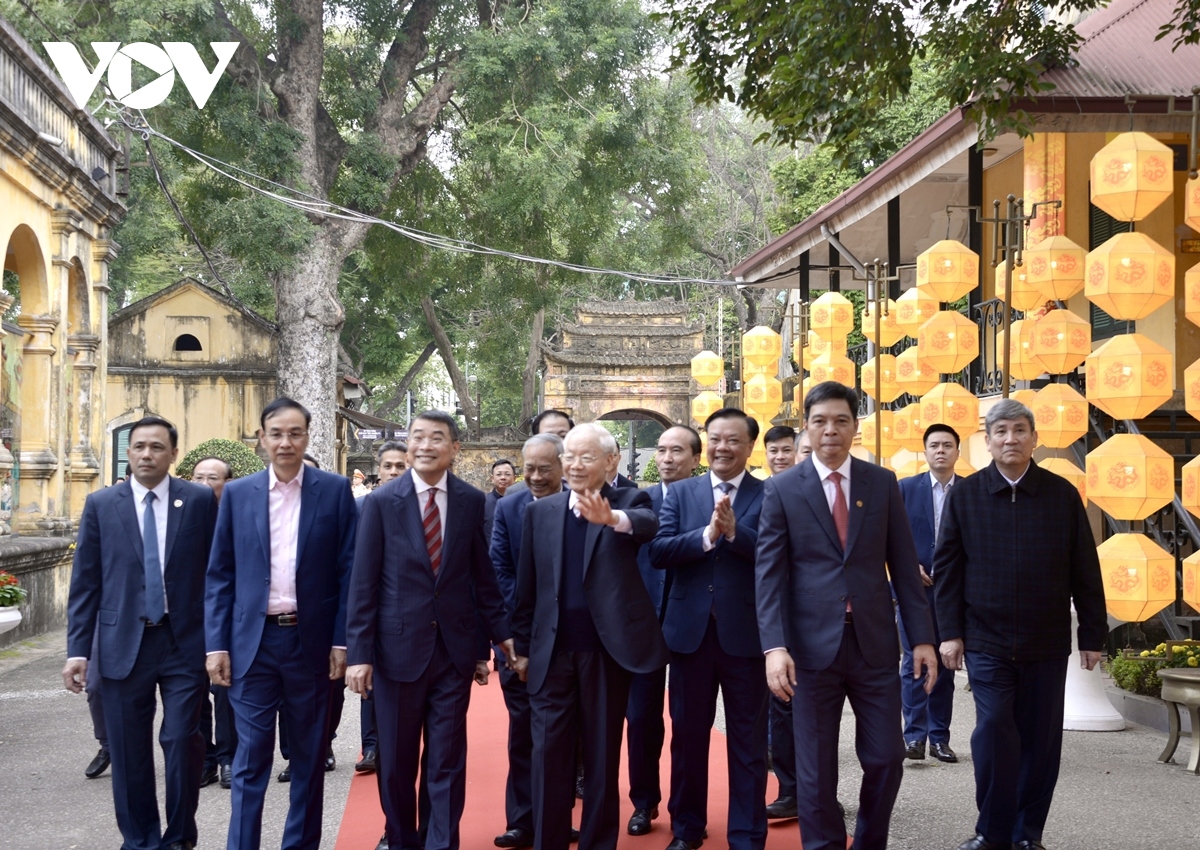 Hình ảnh Tổng Bí thư Nguyễn Phú Trọng dâng hương tại Hoàng thành Thăng Long