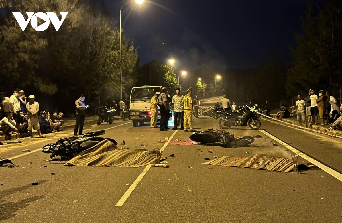 2 xe máy va chạm làm 2 người tử vong ở Bình Định