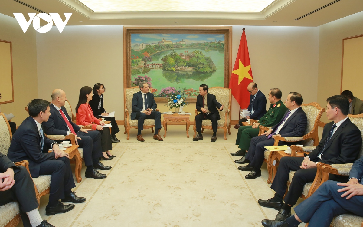 Phó Thủ tướng Trần Hồng Hà tiếp Phó Chủ tịch Tập đoàn Airbus Helicopters Toàn cầu