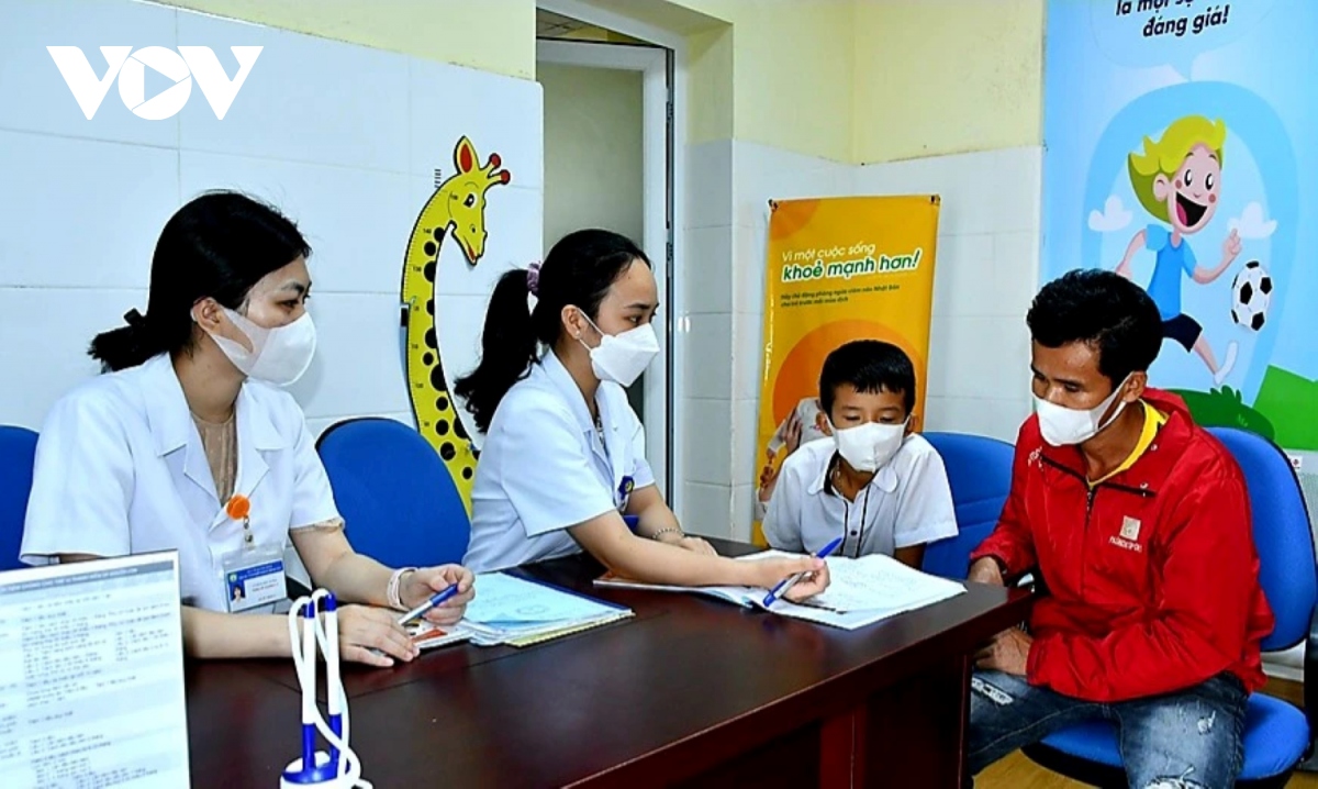 Nhiều người tại Quảng Bình tiêm phòng bệnh dại vì chó mèo cắn