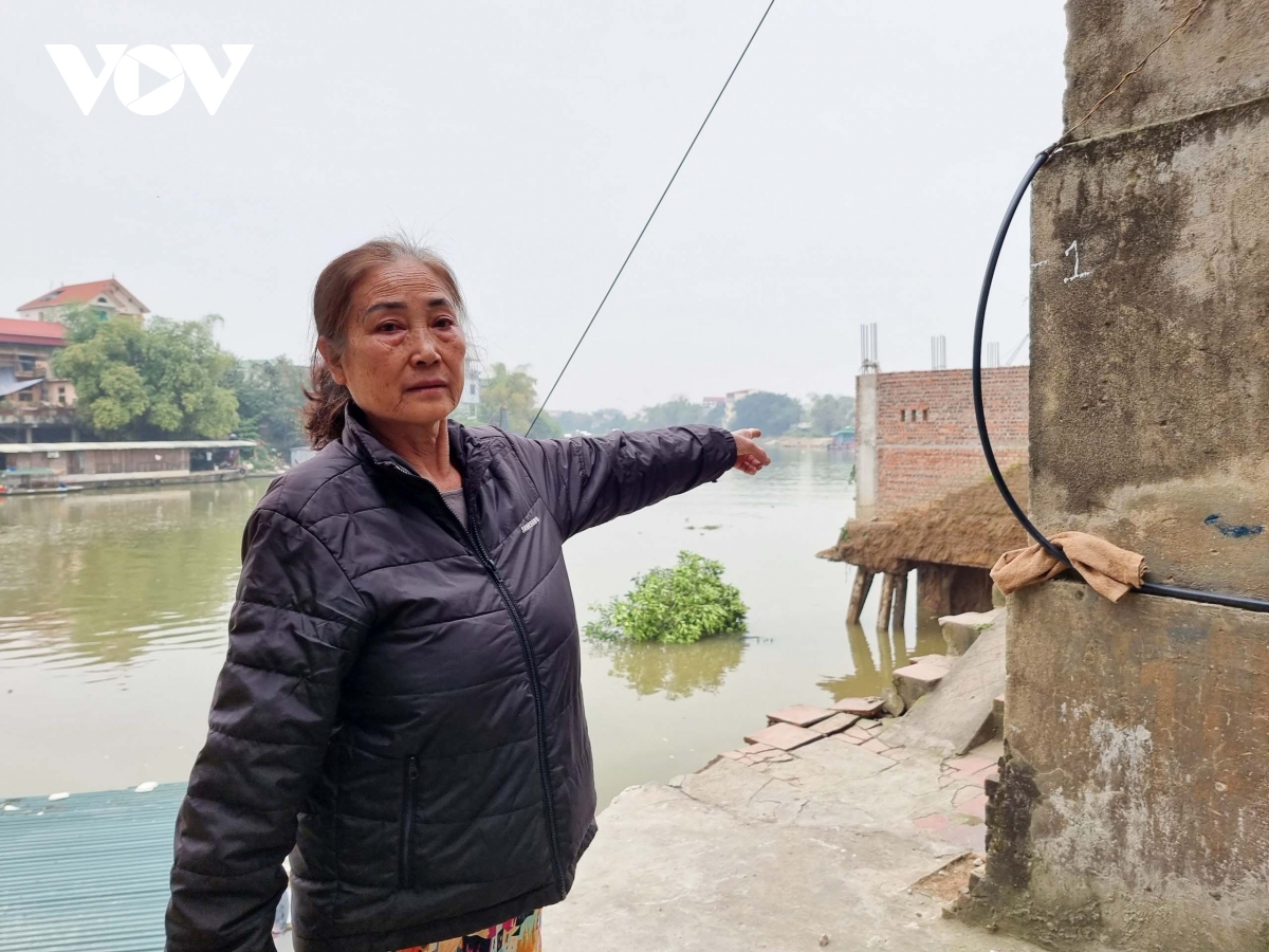 Đê sông Cầu tiếp tục sụt lún hàng chục mét, Bắc Ninh lên phương án sơ tán dân
