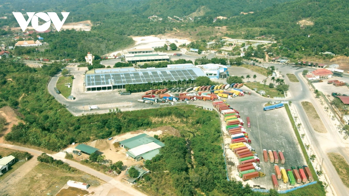 Xây dựng Khu kinh tế thương mại xuyên biên giới chung Lao Bảo và Densavan
