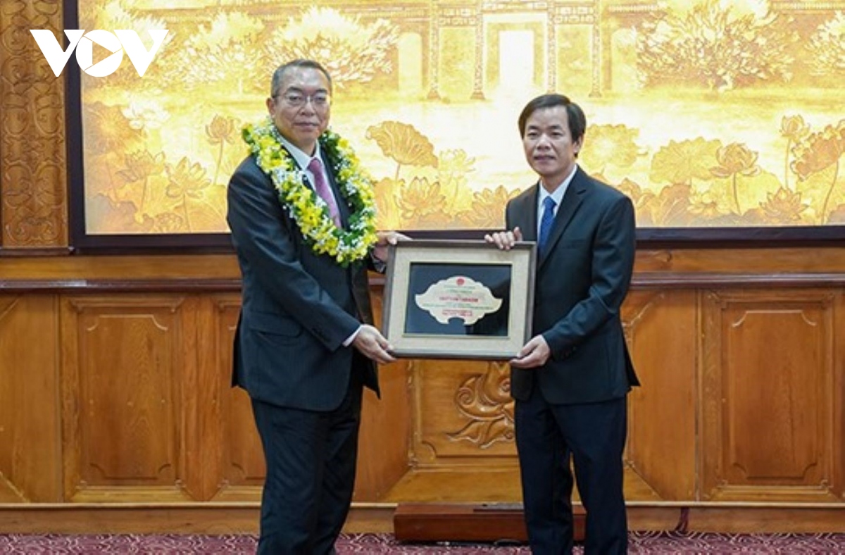 Trao danh hiệu "Công dân danh dự tỉnh Thừa Thiên Huế" tặng GS-BS Hattori Tadashi