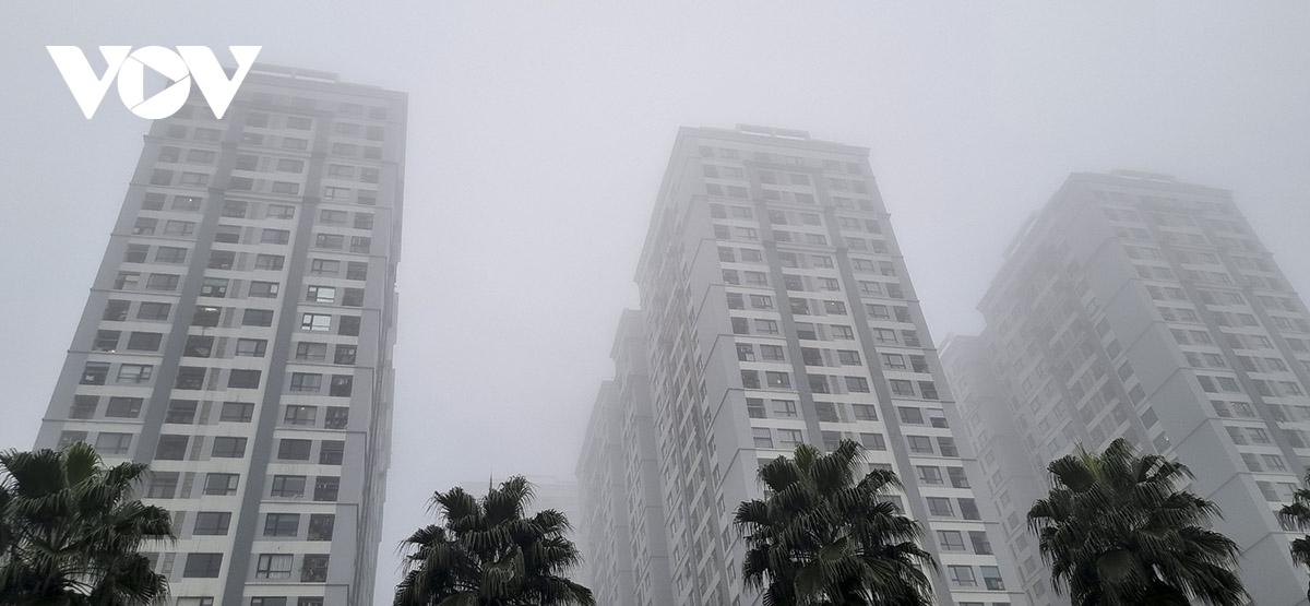 Sương mù dày đặc, chỉ số ô nhiễm không khí ở Hà Nội cao nhất thế giới