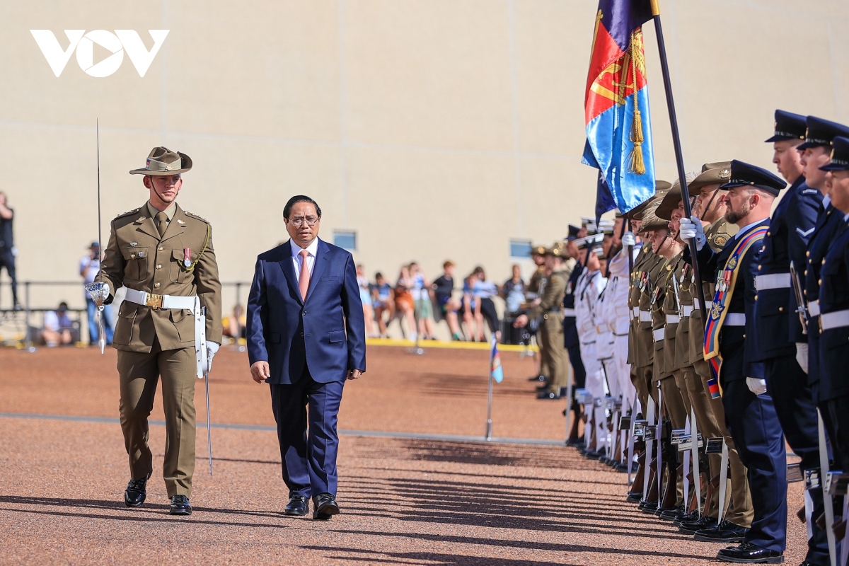 Australia bắn đại bác chào mừng Thủ tướng Phạm Minh Chính