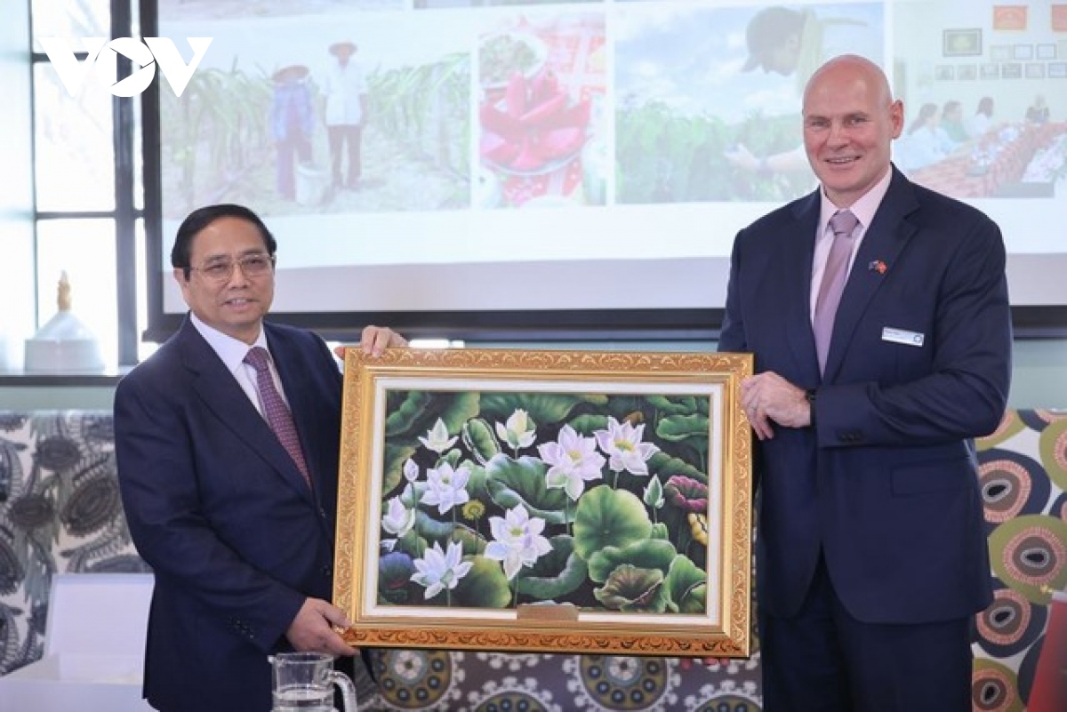 Thủ tướng thăm Trung tâm Nghiên cứu cây trồng và thực phẩm New Zealand