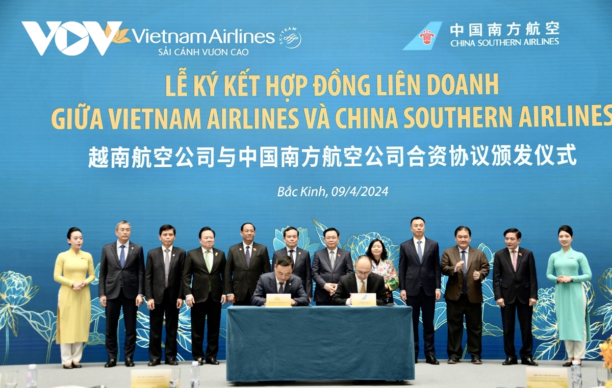 Chủ tịch Quốc hội dự lễ kỷ niệm 30 năm đường bay giữa Việt Nam và Trung Quốc