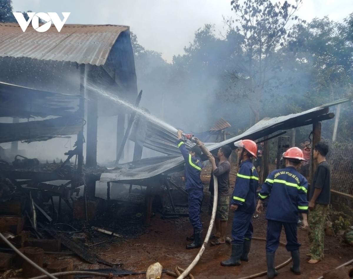 Hỏa hoạn thiêu rụi căn nhà ở Đắk Lắk