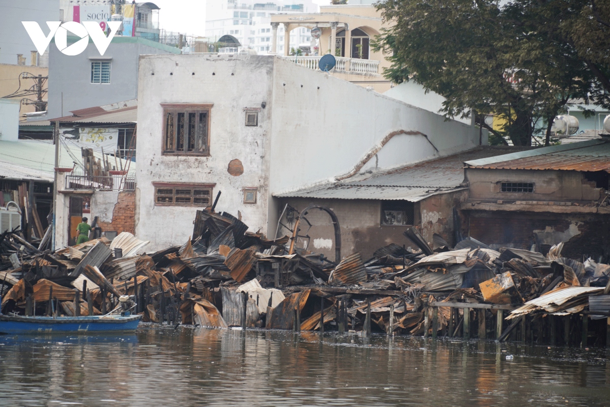 Vụ hỏa hoạn ven kênh Đôi ở TP.HCM: Cơ sở cháy từng bị nhắc nhở, xử phạt
