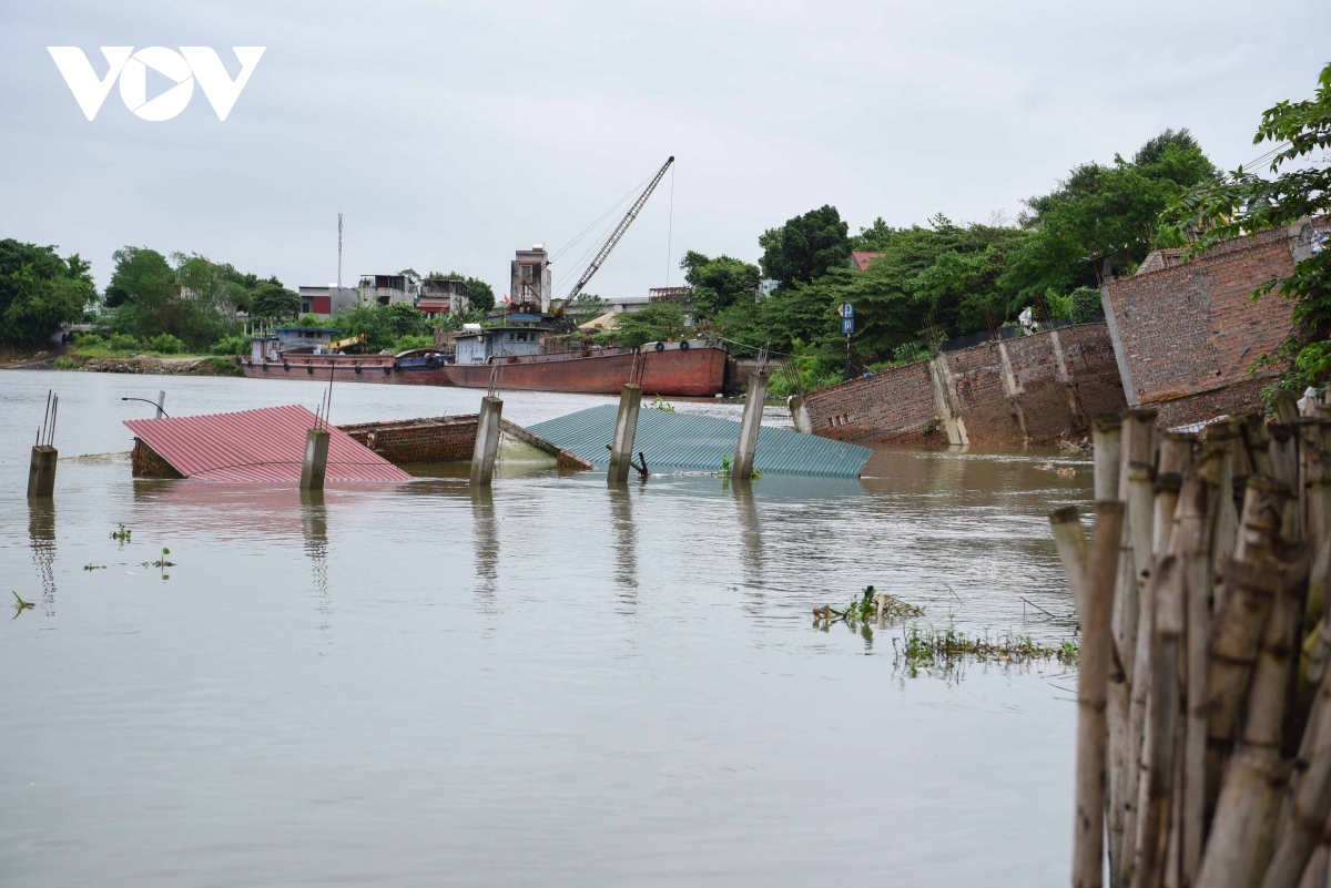 Bắc Ninh di dời toàn bộ các hộ dân trong vụ 6 ngôi nhà bị sạt lở xuống sông Cầu