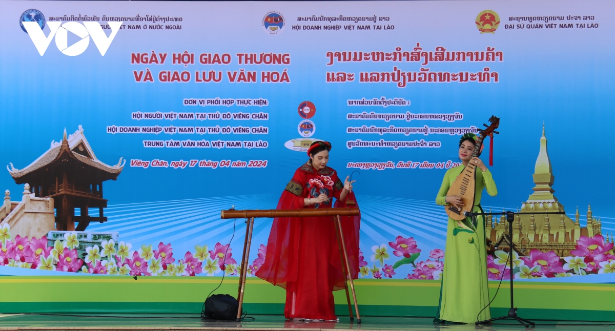 Ngày hội giao thương và giao lưu văn hoá Việt Nam tại Lào