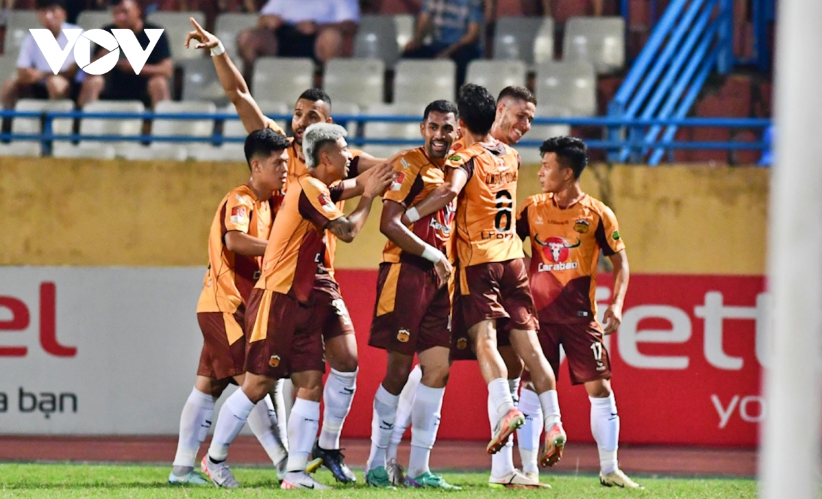 Sau vòng 16 V-League 2023/2024: Nam Định và HAGL ca khúc khải hoàn