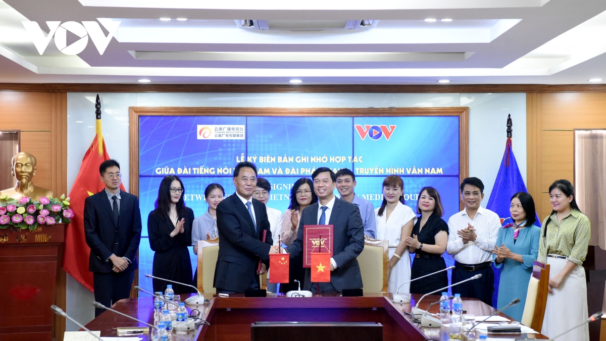 VOV ký thỏa thuận hợp tác với Đài phát thanh truyền hình Vân Nam (Trung Quốc)