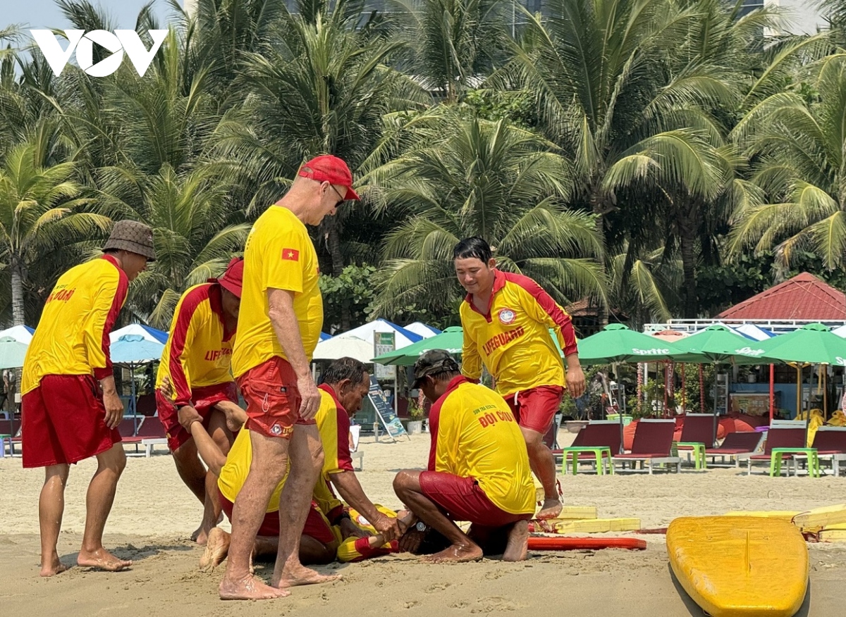 Vì sự an toàn cho người dân và du khách tại các bãi biển Đà Nẵng