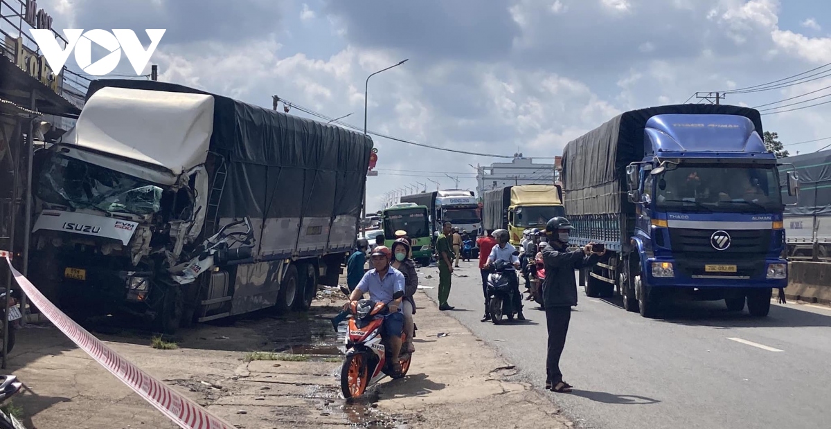 Xe tải tông liên hoàn ở Đồng Nai, 1 người tử vong