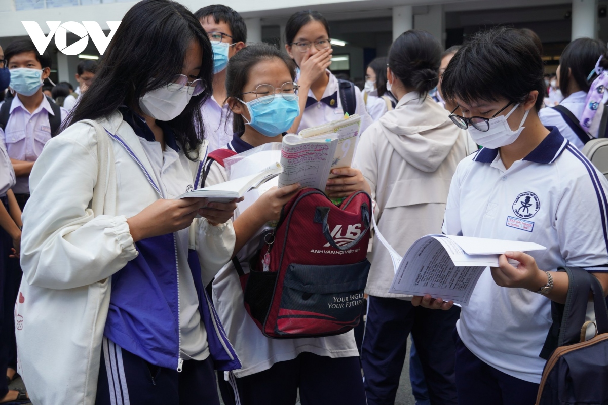 Sát ngày thi, Hà Nội bổ sung thêm 3.210 chỉ tiêu tuyển sinh lớp 10