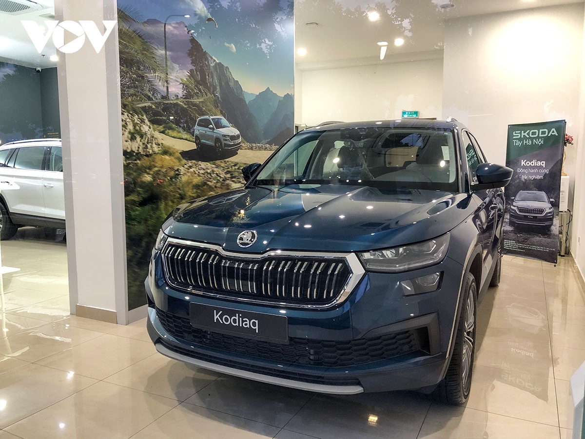 Skoda đồng loạt giảm giá bộ đôi SUV Karoq và Kodiaq cả trăm triệu đồng