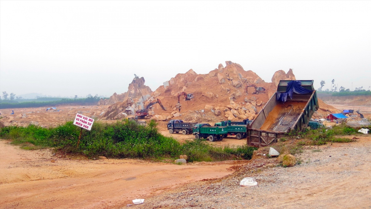 Thiếu đất đắp nền, nhiều dự án tại tỉnh Quảng Nam “đứng bánh”