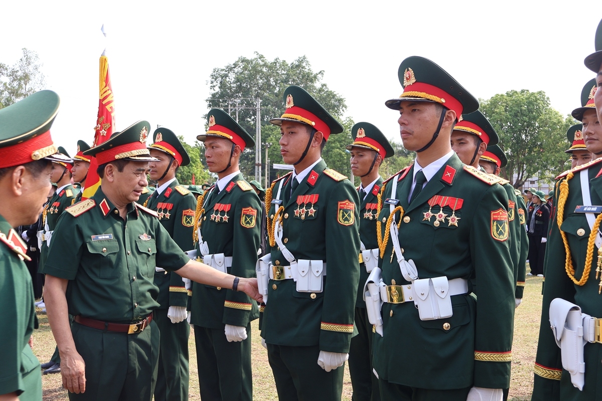 Bộ trưởng Phan Văn Giang động viên CBCS trước kỷ niệm Chiến thắng Điện Biên Phủ