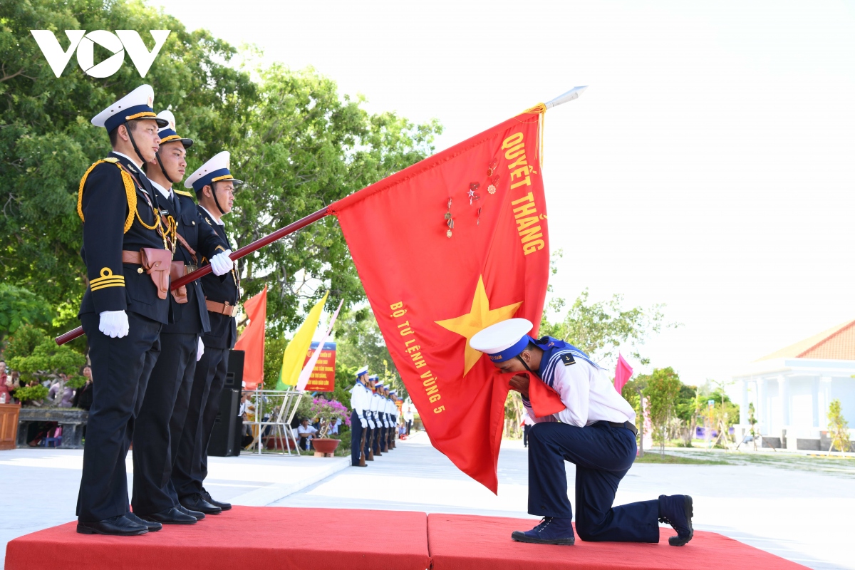 Thiêng liêng Lễ tuyên thệ chiến sĩ mới tại các đơn vị Hải quân