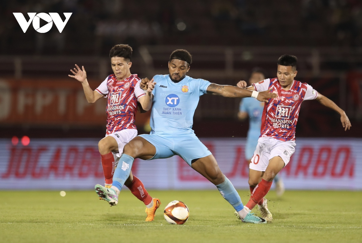 Kết quả V-League hôm nay 15/6: Nam Định mất điểm, cuộc đua vô địch hấp dẫn